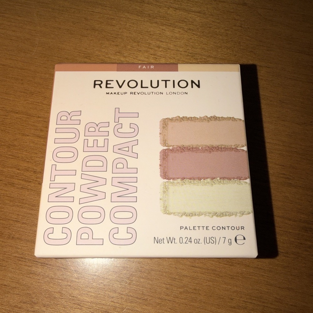 NEW‎ Revolution Contour Powder Compact Fair Highlight, Shade and Contour.